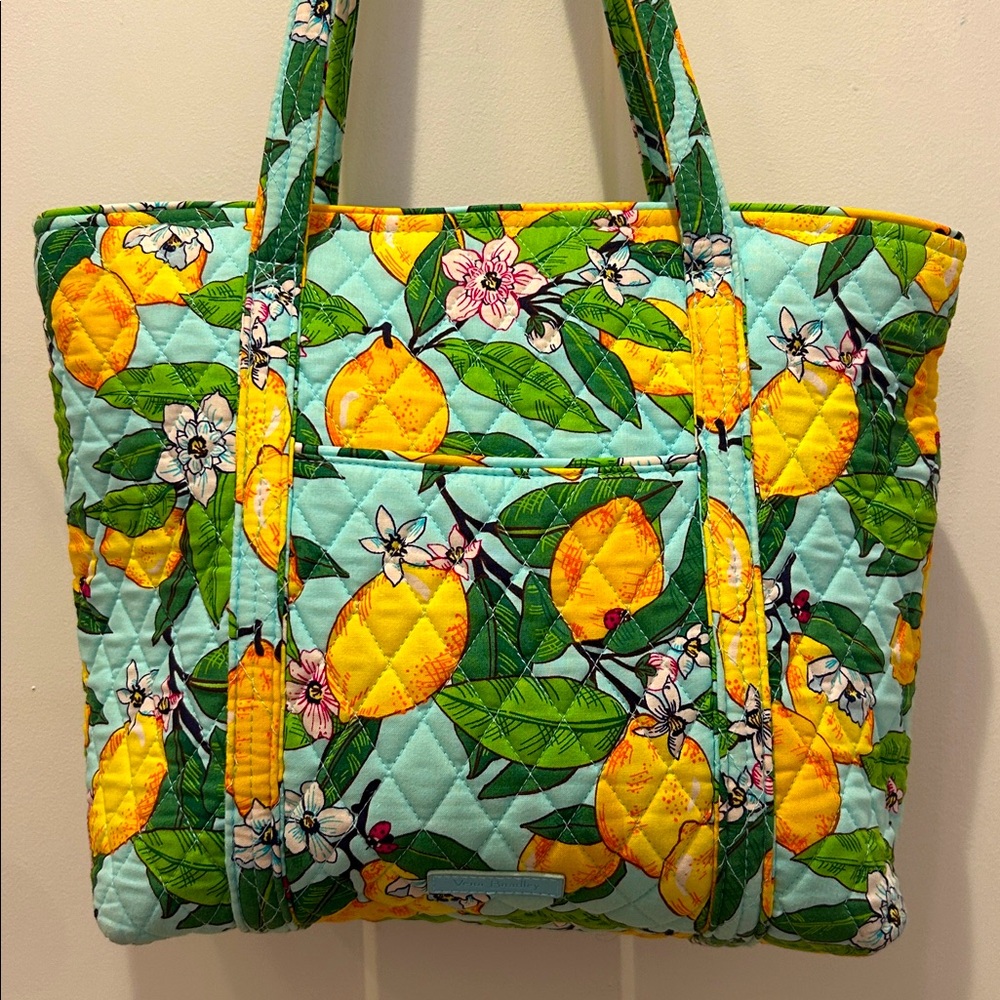 💛 EUC Small Vera Tote - Lemon Grove 🩵